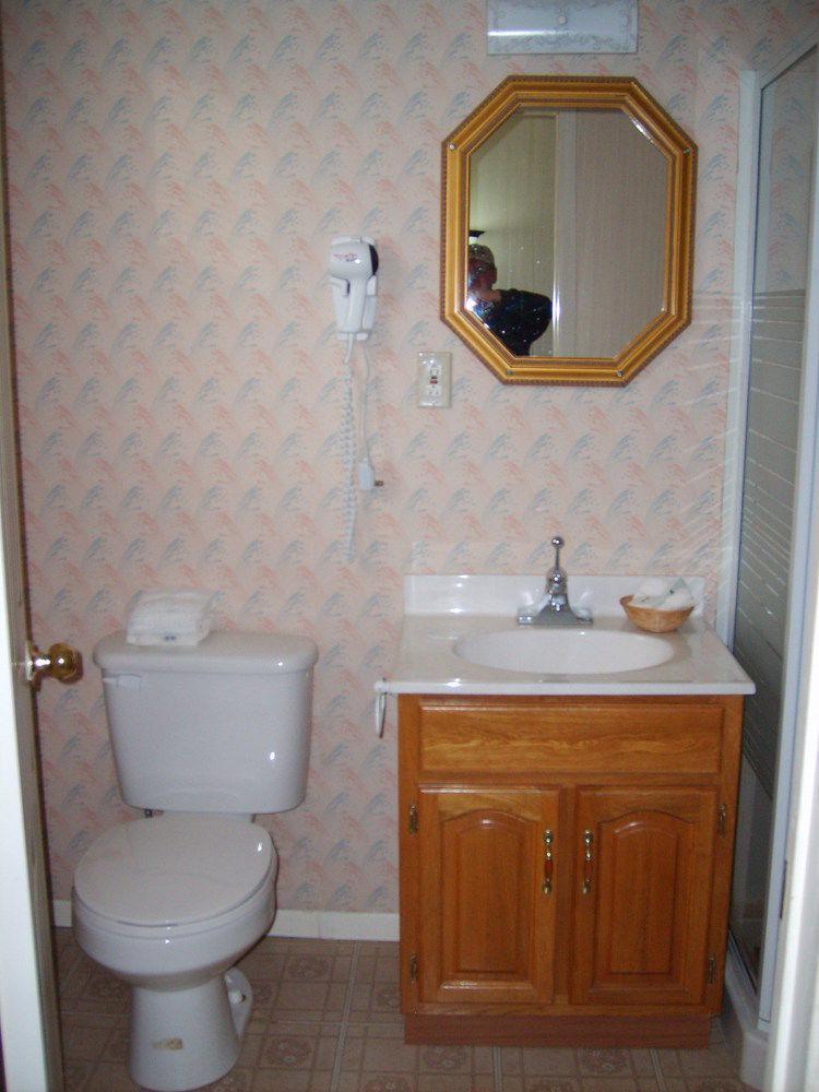 Capricorn Motel Royale 1000 Islands Lansdowne Esterno foto
