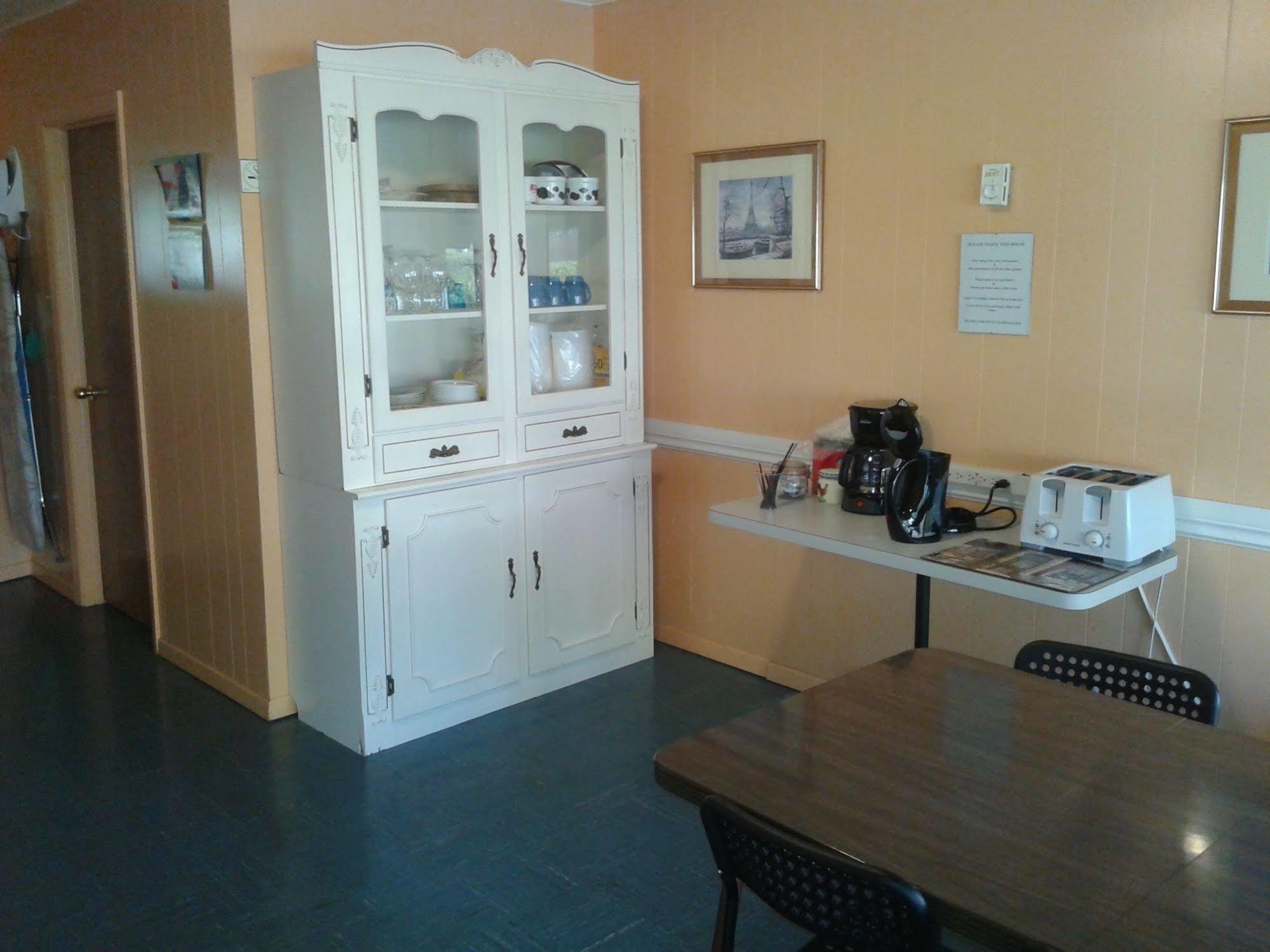 Capricorn Motel Royale 1000 Islands Lansdowne Esterno foto