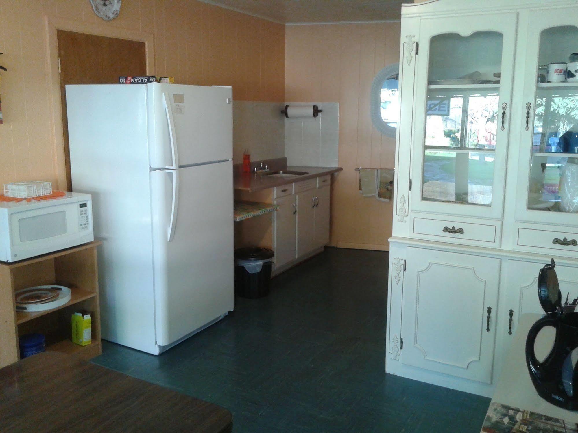 Capricorn Motel Royale 1000 Islands Lansdowne Esterno foto