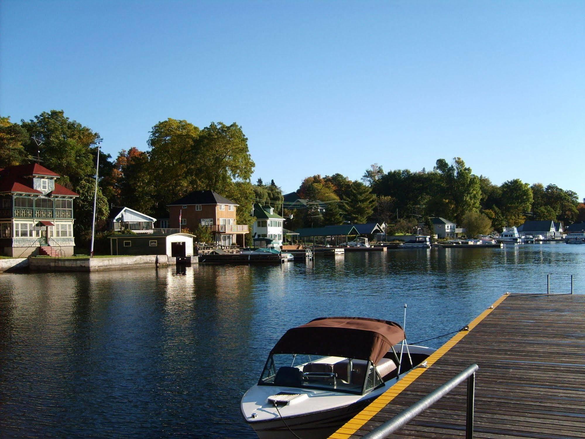 Capricorn Motel Royale 1000 Islands Lansdowne Esterno foto