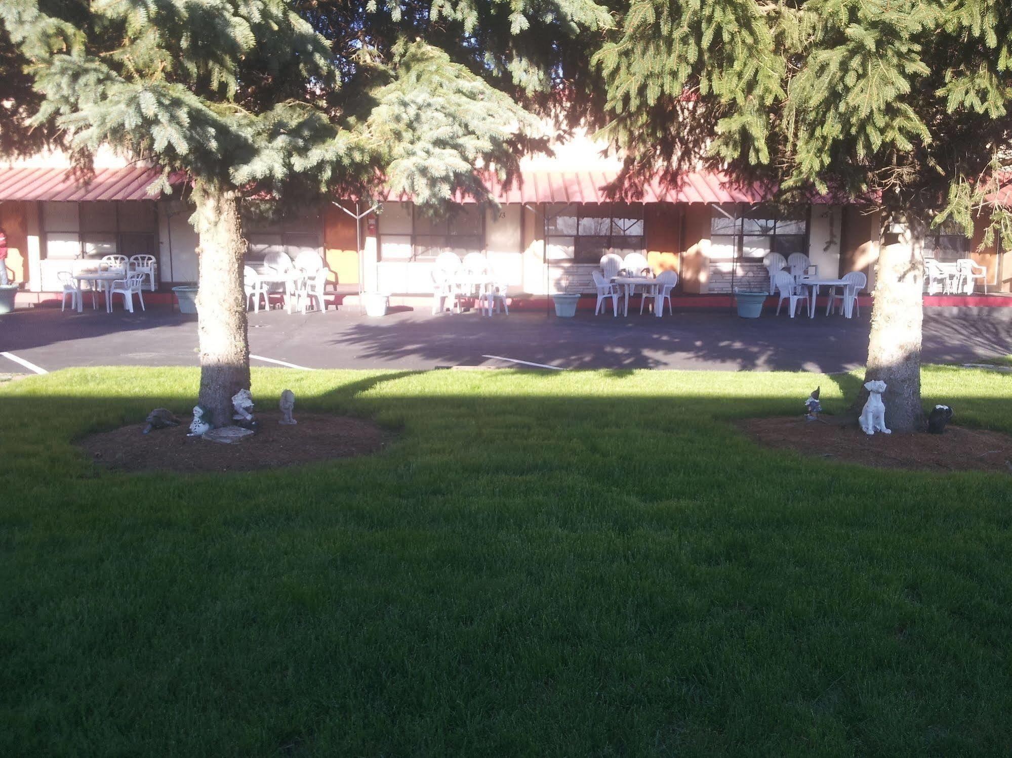 Capricorn Motel Royale 1000 Islands Lansdowne Esterno foto