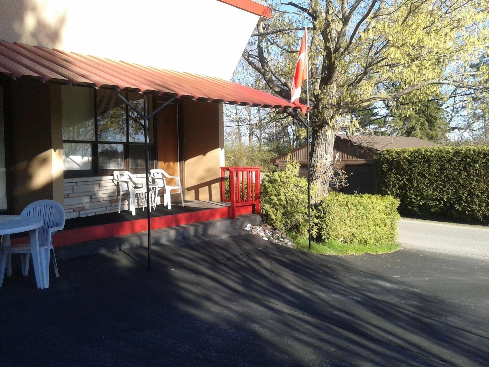 Capricorn Motel Royale 1000 Islands Lansdowne Esterno foto