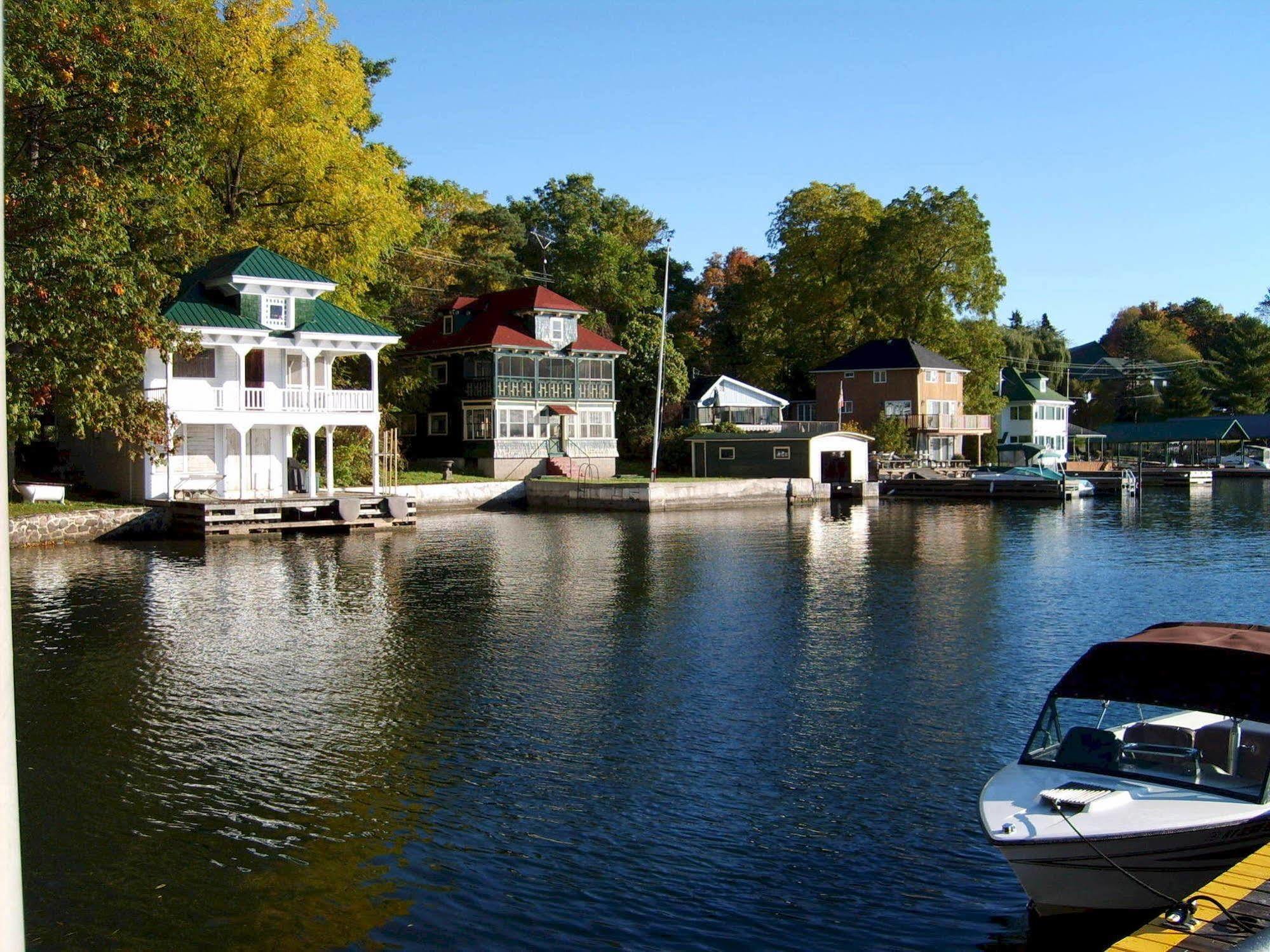 Capricorn Motel Royale 1000 Islands Lansdowne Esterno foto